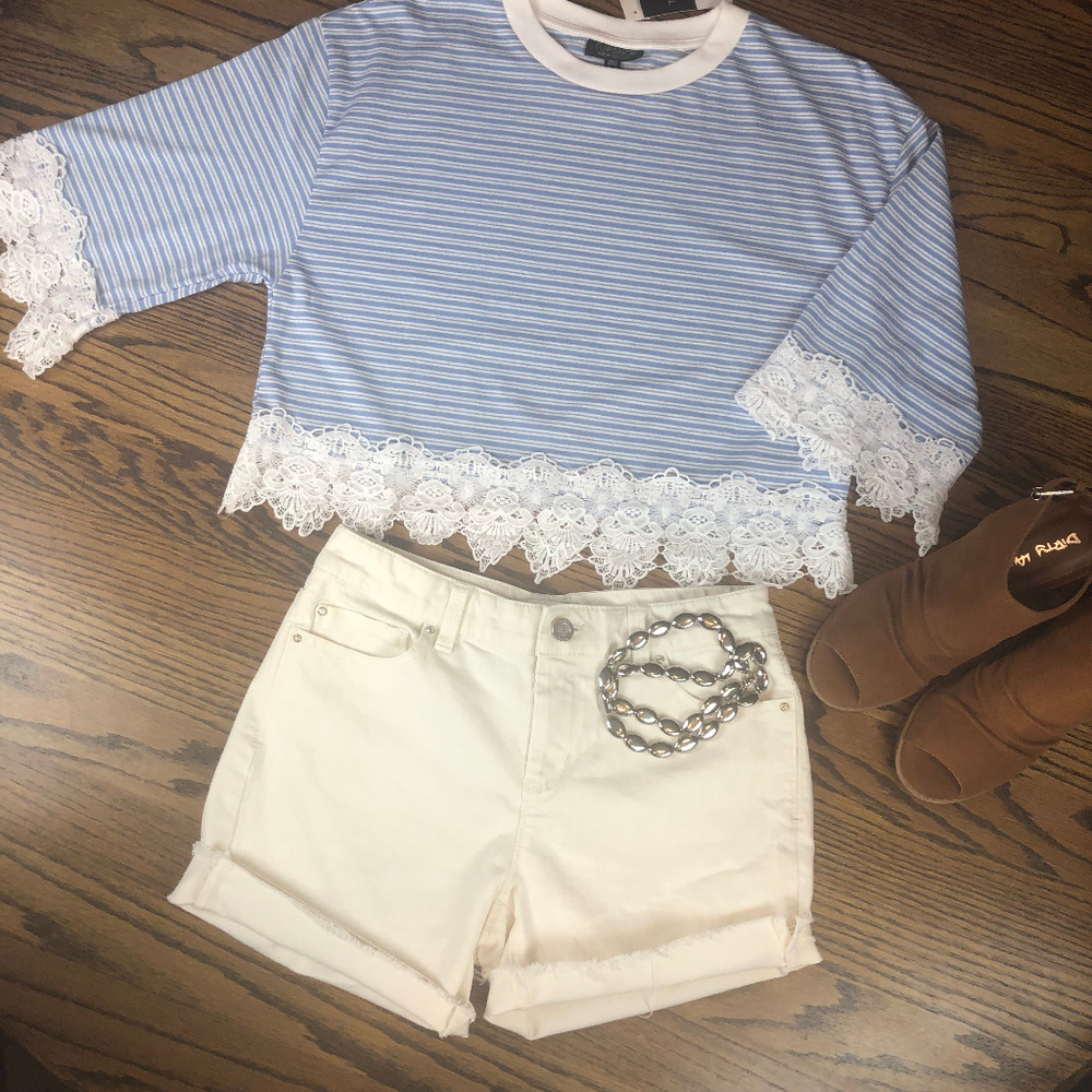TOPSHOP Blue and White Striped Lace Hem Crop Top - Picture 2 of 3